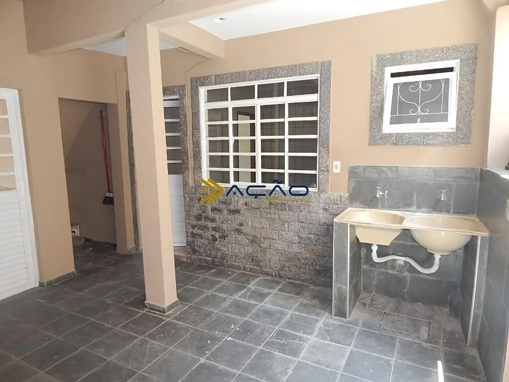 Foto 7 de Casa de 2 quartos (1 suíte) com varanda e quintal, Santa Rosa