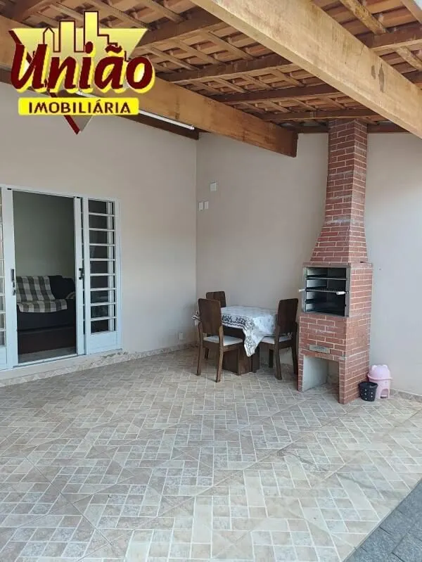 Foto 2 de Casa de 2 quartos com área gourmet e churrasqueira, Jardim Eldorado