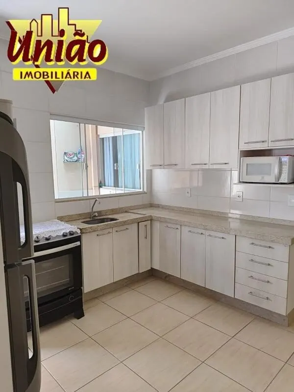 Foto 3 de Casa de 2 quartos com área gourmet e churrasqueira, Jardim Eldorado
