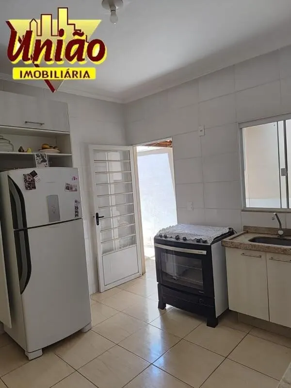 Foto 4 de Casa de 2 quartos com área gourmet e churrasqueira, Jardim Eldorado