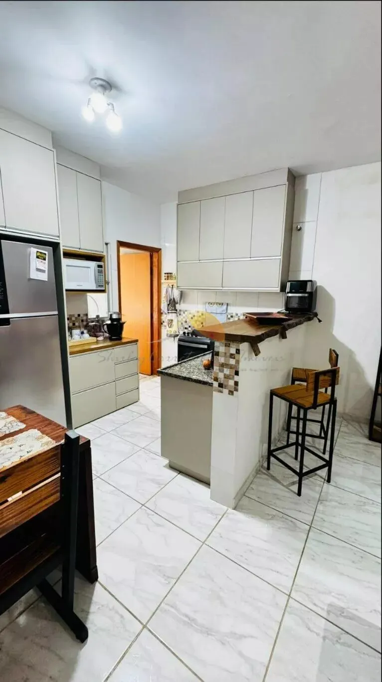 Foto 3 de Casa de 2 quartos com área gourmet, ofurô e ponto comercial, Santa Terezinha