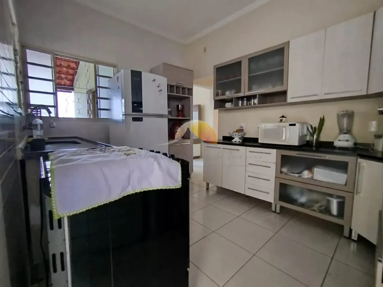 Foto 4 de Casa de 2 quartos com quintal amplo e vista da cidade, Jardim das Colinas