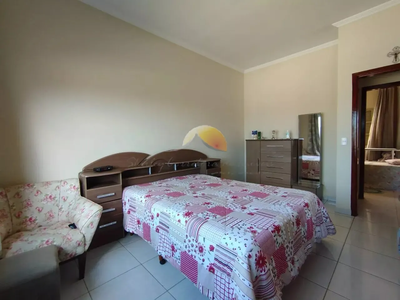 Foto 5 de Casa de 2 quartos com quintal amplo e vista da cidade, Jardim das Colinas