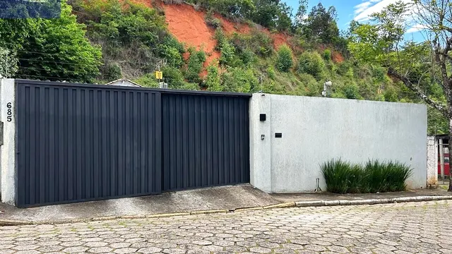 Foto 1 de Casa de 2 quartos com quintal gramado e 4 vagas, BPS