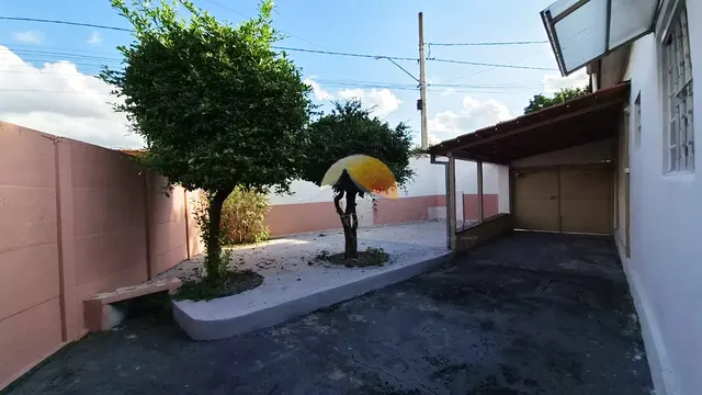 Casa de 2 quartos com garagem coberta e quintal amplo, Boa Vista