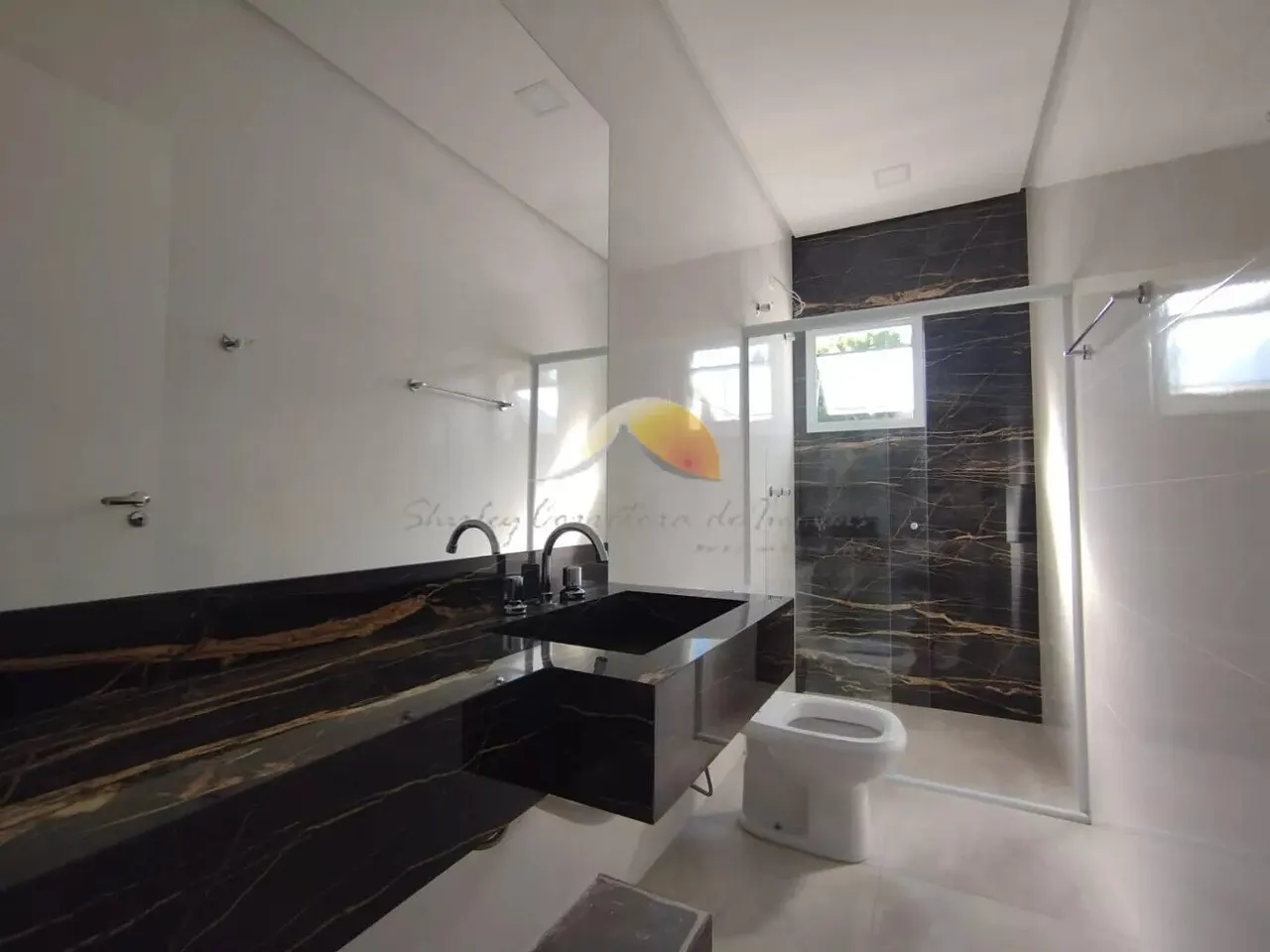 Foto 2 de Casa de 2 quartos (1 suíte) com lavabo e quintal, Açude