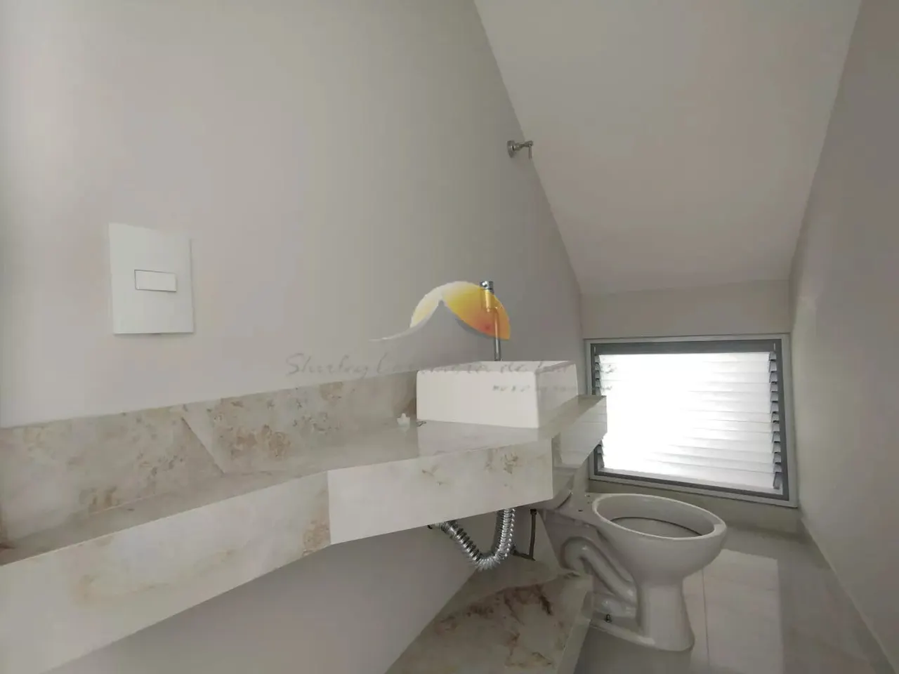 Foto 5 de Casa de 2 quartos (1 suíte) com lavabo e quintal, Açude