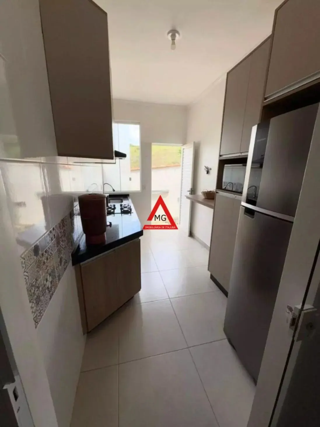 Foto 5 de Casa de 2 quartos (1 suíte) com cozinha planejada, Santa Terezinha