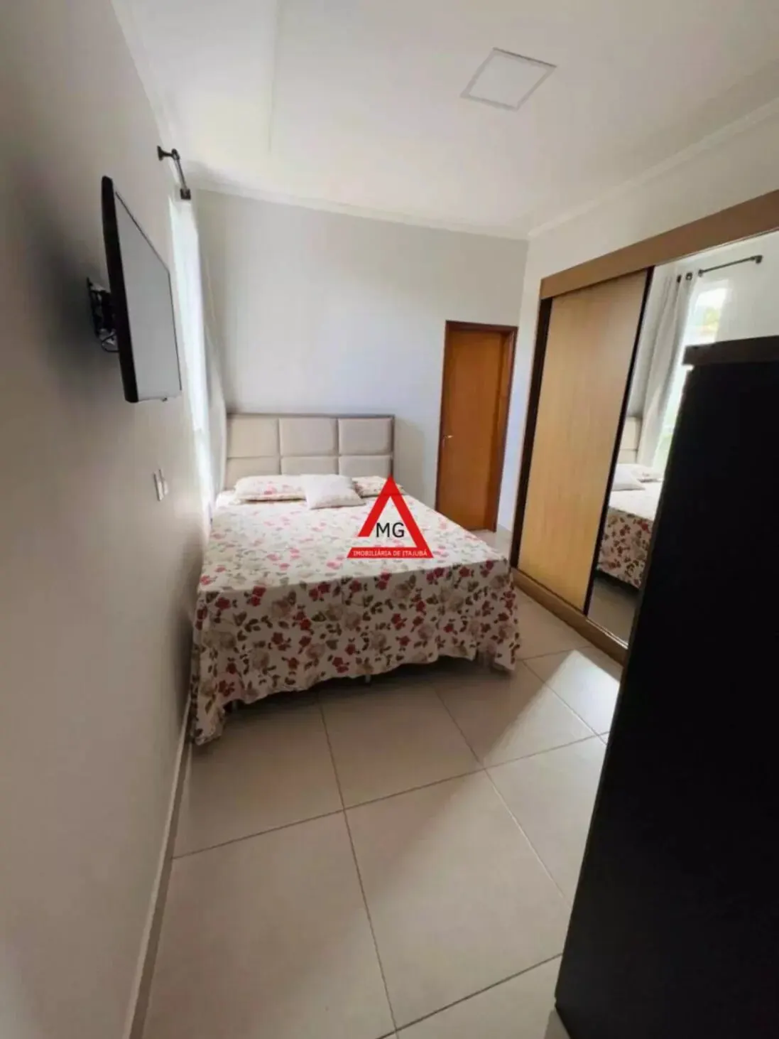 Foto 6 de Casa de 2 quartos (1 suíte) com cozinha planejada, Santa Terezinha