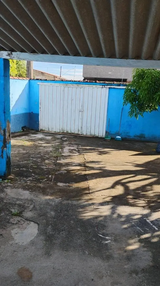 Foto 2 de Casa de 2 quartos com quintal e 2 vagas, Medicina