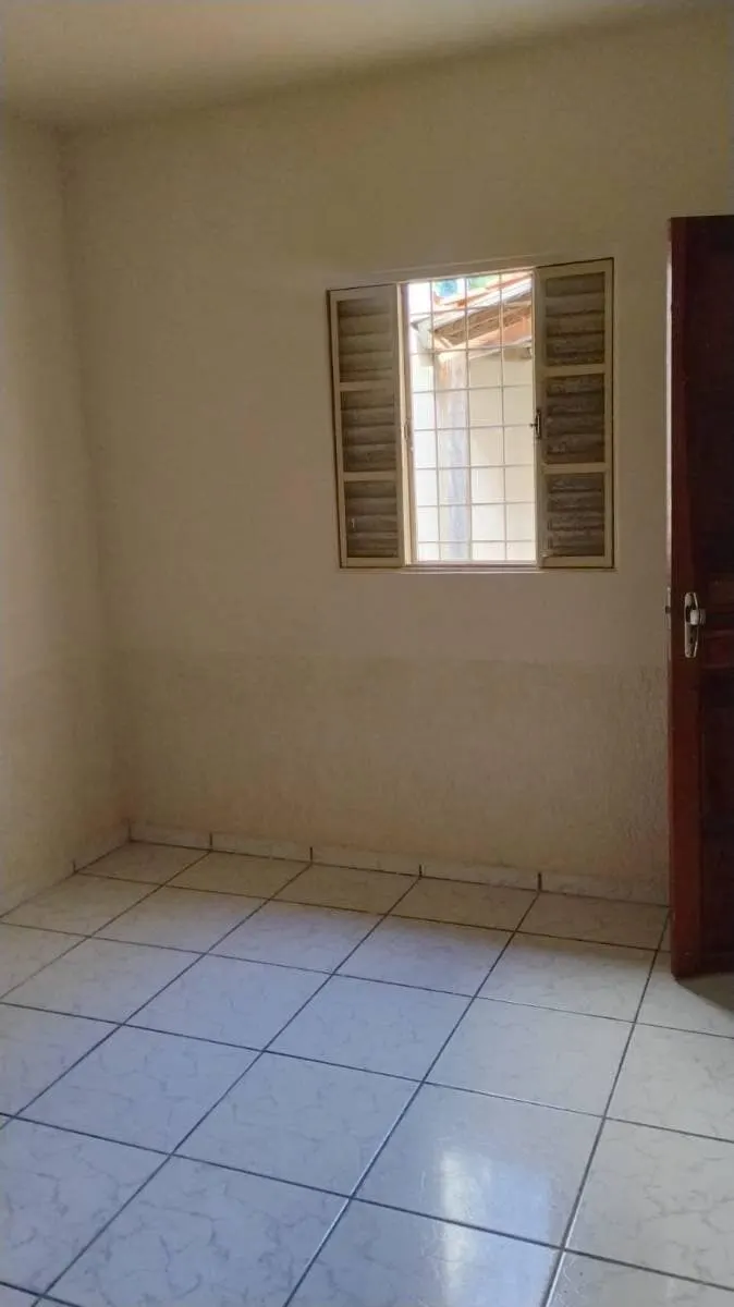 Foto 5 de Casa de 2 quartos com quintal e 2 vagas, Medicina