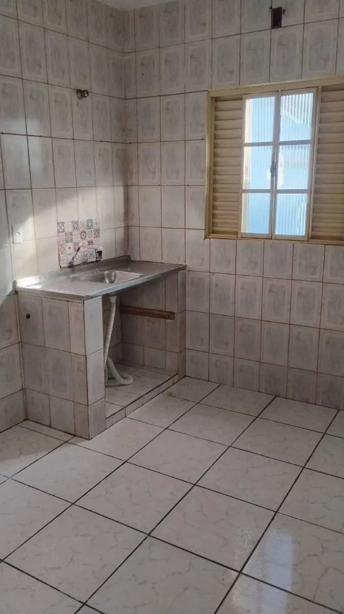 Foto 6 de Casa de 2 quartos com quintal e 2 vagas, Medicina