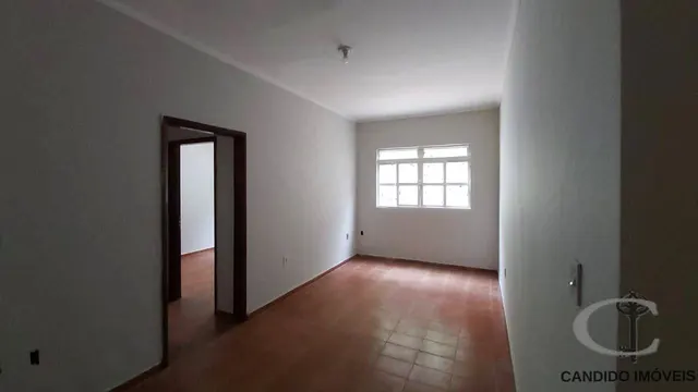 Foto 1 de Casa ampla de 2 quartos em pavimento superior, Vila Poddis