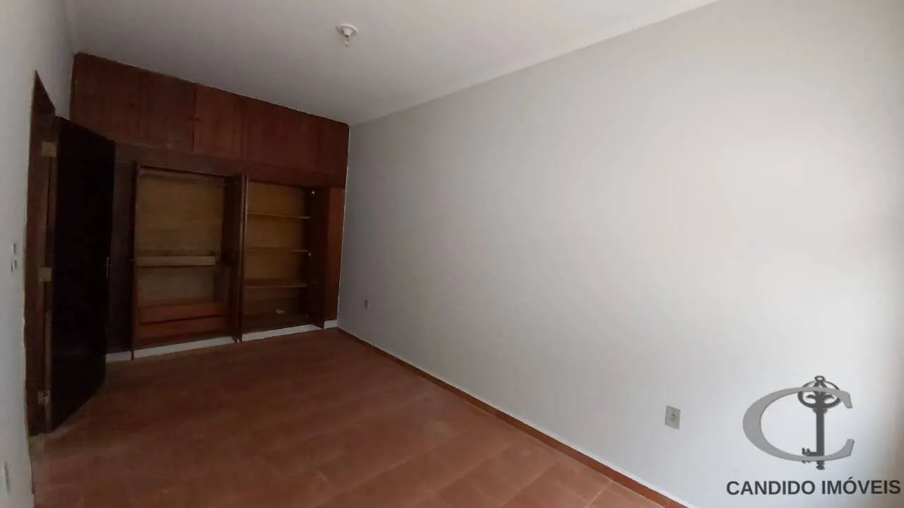 Foto 2 de Casa ampla de 2 quartos em pavimento superior, Vila Poddis