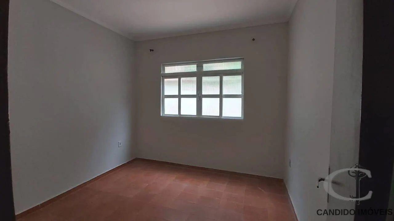 Foto 3 de Casa ampla de 2 quartos em pavimento superior, Vila Poddis