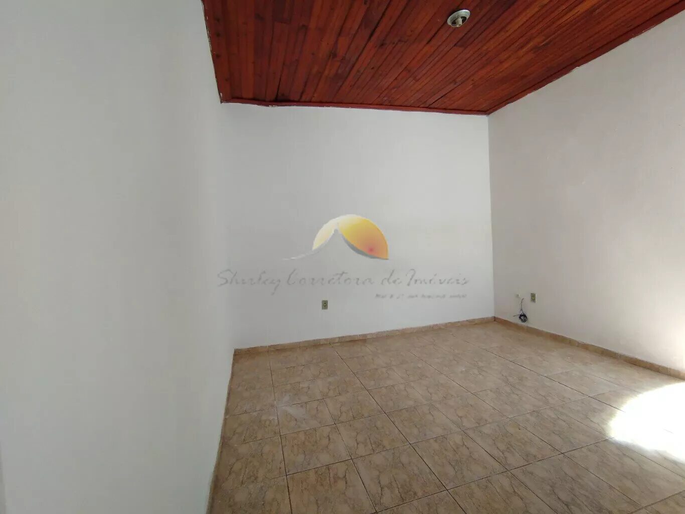 Foto 3 de Casa de fundos com 2 quartos e garagem para 2 carros, Morro Chic
