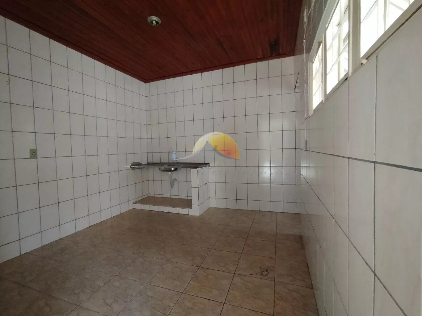 Foto 4 de Casa de fundos com 2 quartos e garagem para 2 carros, Morro Chic