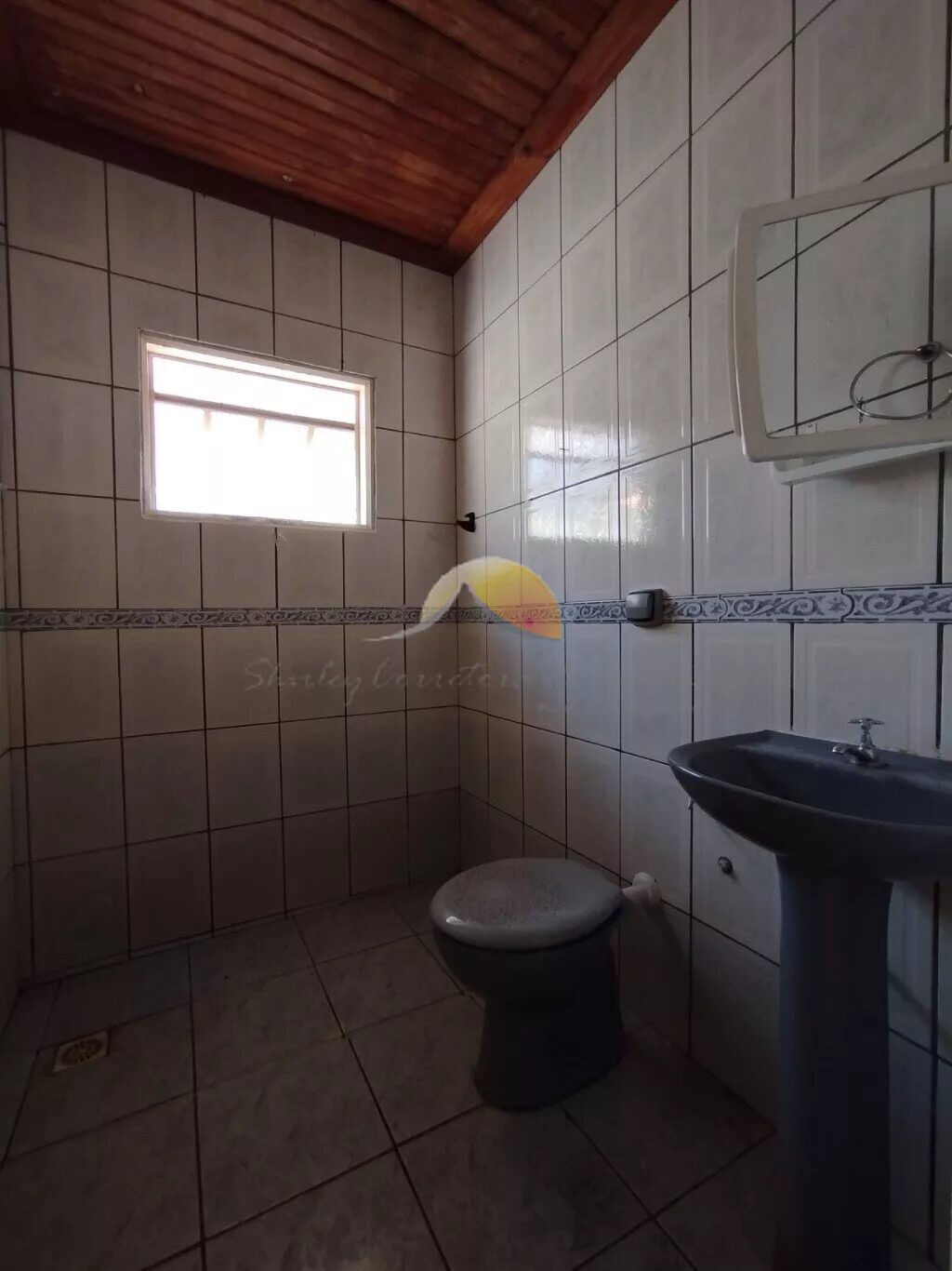 Foto 6 de Casa de fundos com 2 quartos e garagem para 2 carros, Morro Chic