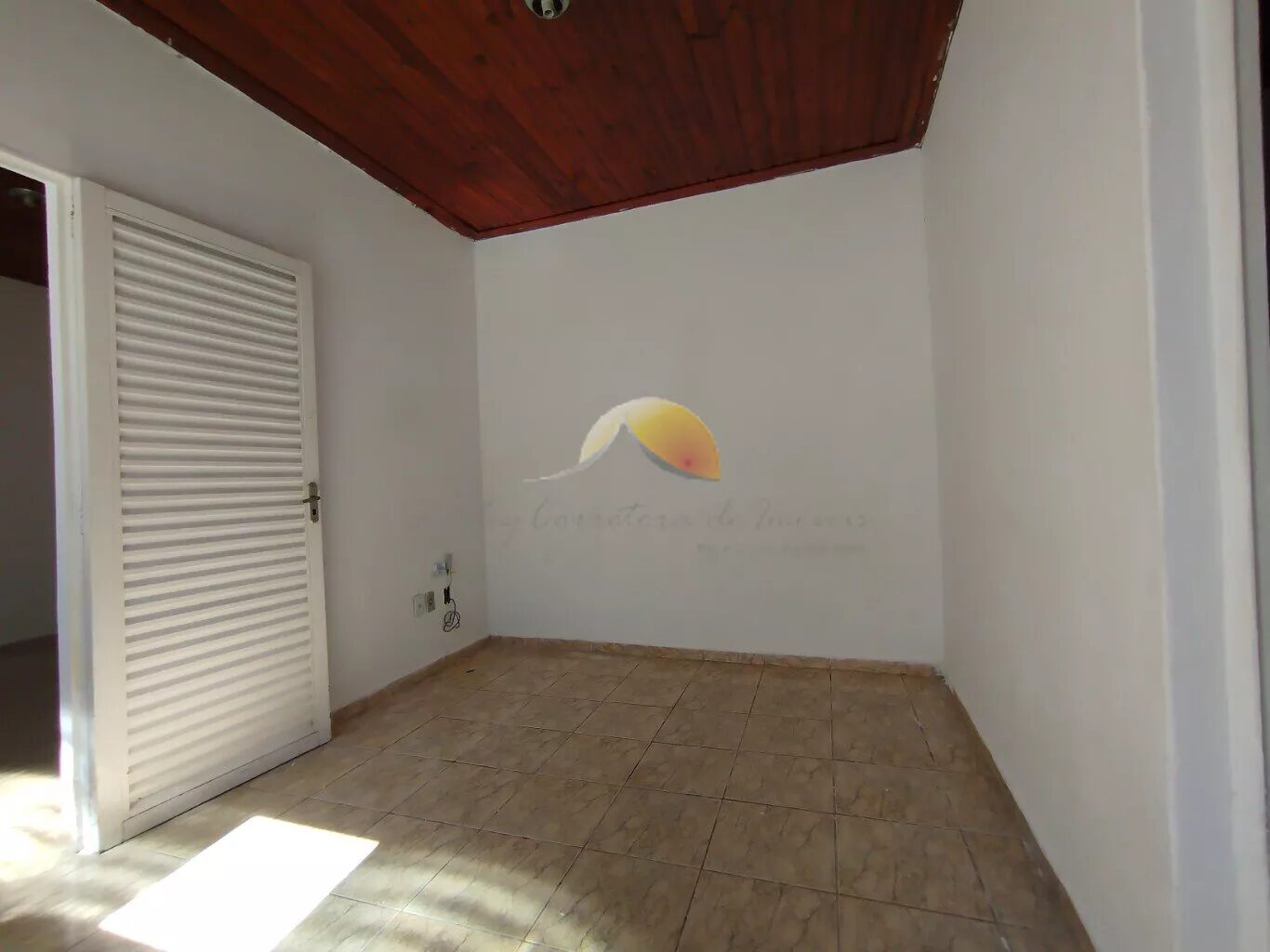 Foto 8 de Casa de fundos com 2 quartos e garagem para 2 carros, Morro Chic