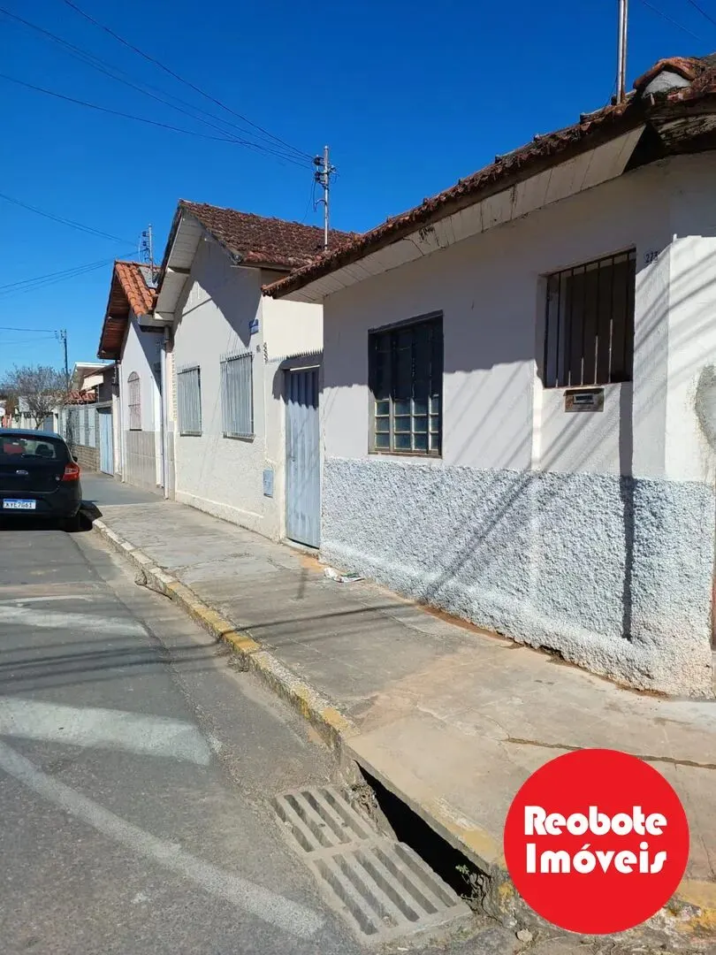 Foto 2 de Casa térrea de 2 quartos de esquina para reformar, Morro Chic