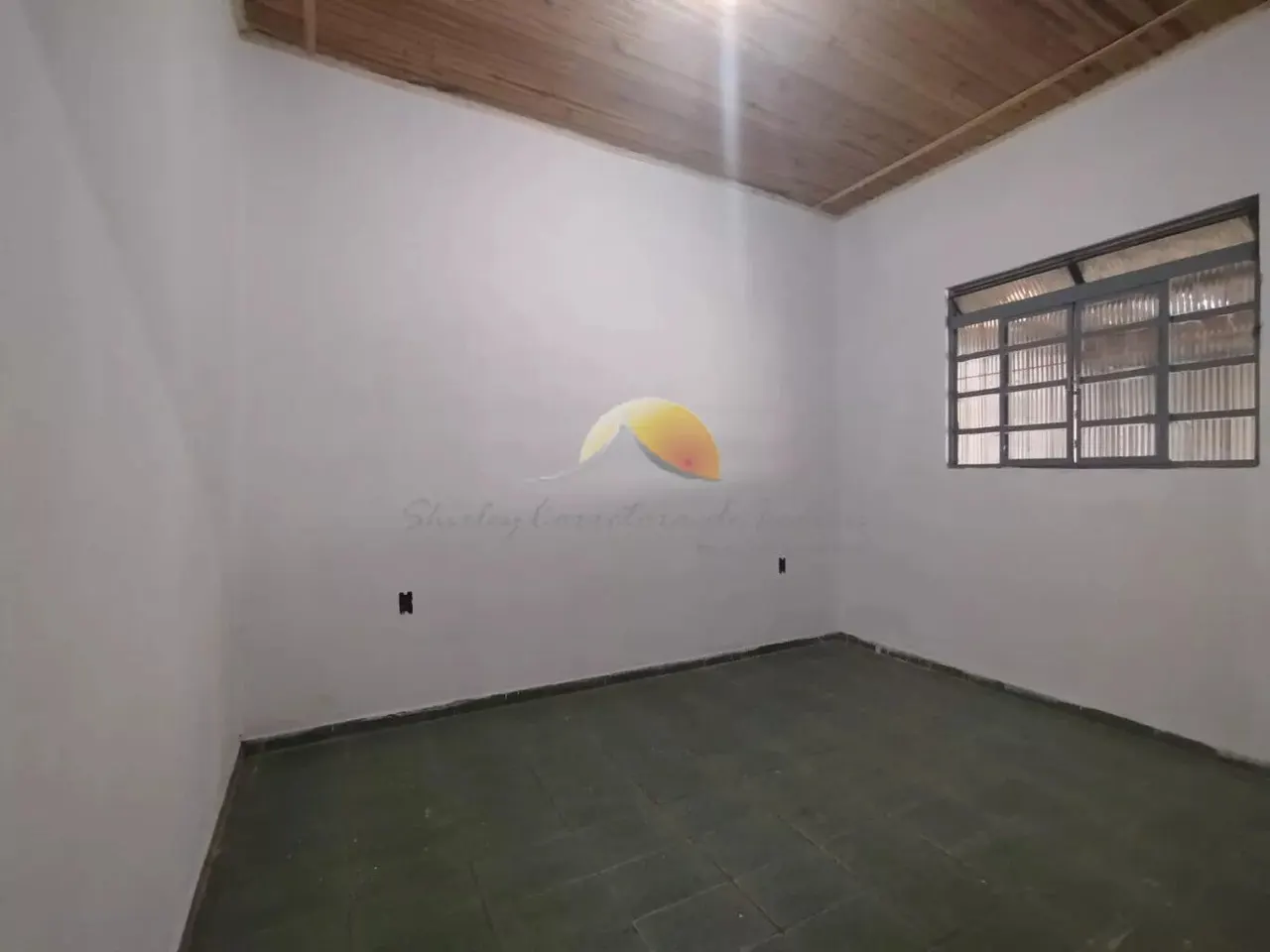 Foto 2 de Casa de 3 quartos em reforma, com quintal e garagem, Bahamas