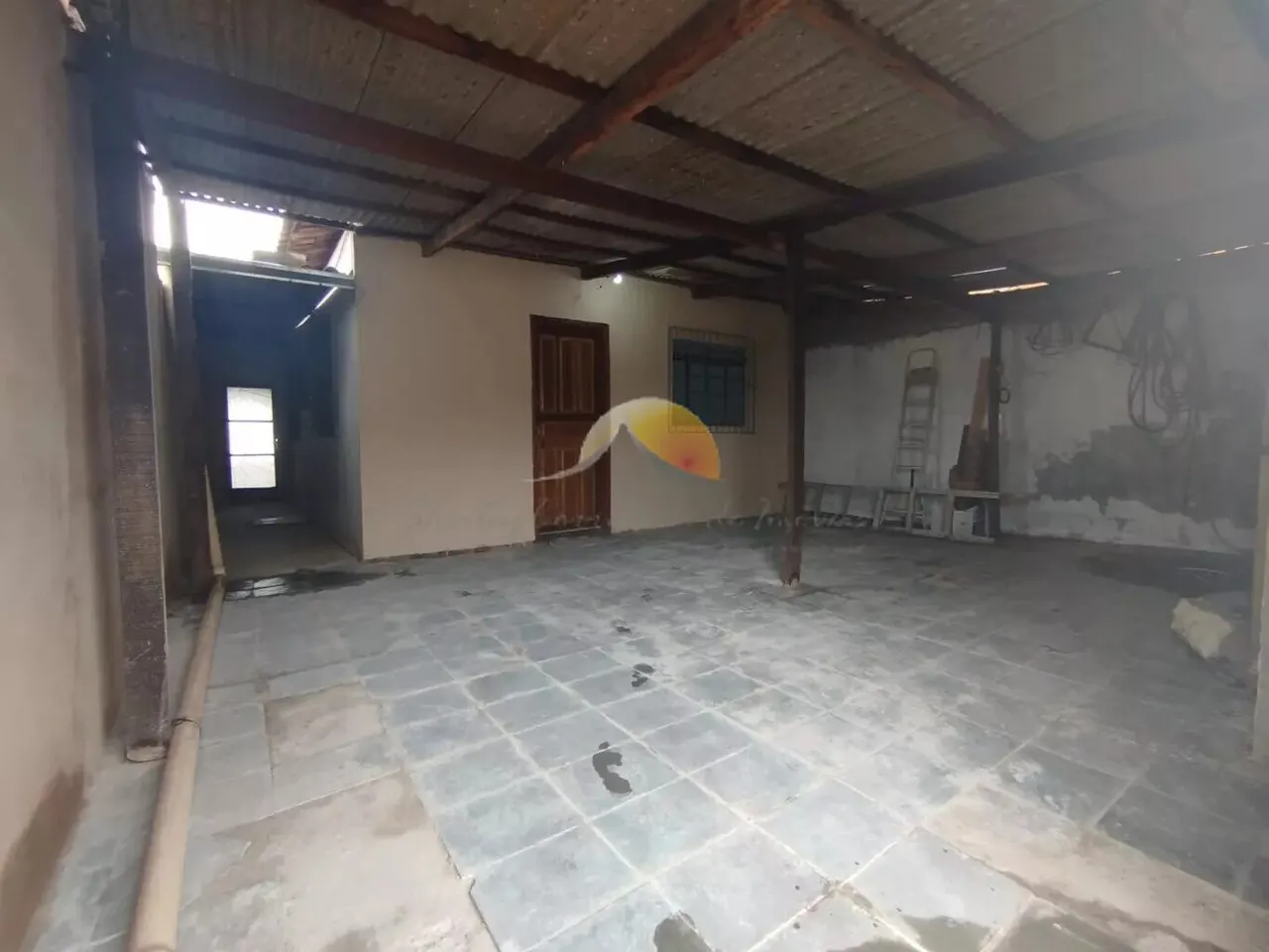 Foto 3 de Casa de 3 quartos em reforma, com quintal e garagem, Bahamas