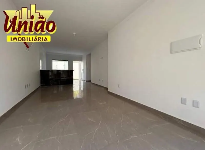 Foto 2 de Casa térrea nova de 3 quartos (1 suíte) com quintal gramado, Centro