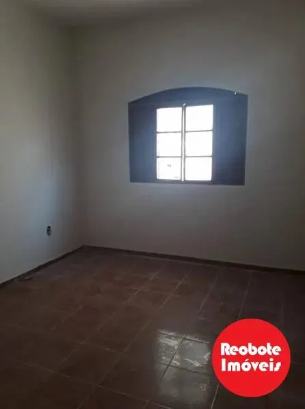 Foto 3 de Casa de 3 quartos (1 suíte) com garagem para 3 carros, Jardim Bernadete