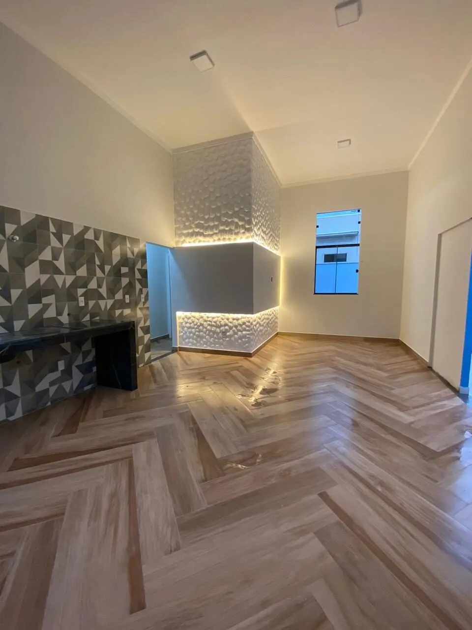 Foto 3 de Casa de 3 quartos (1 suíte) com acabamento em porcelanato, Jardim Califórnia