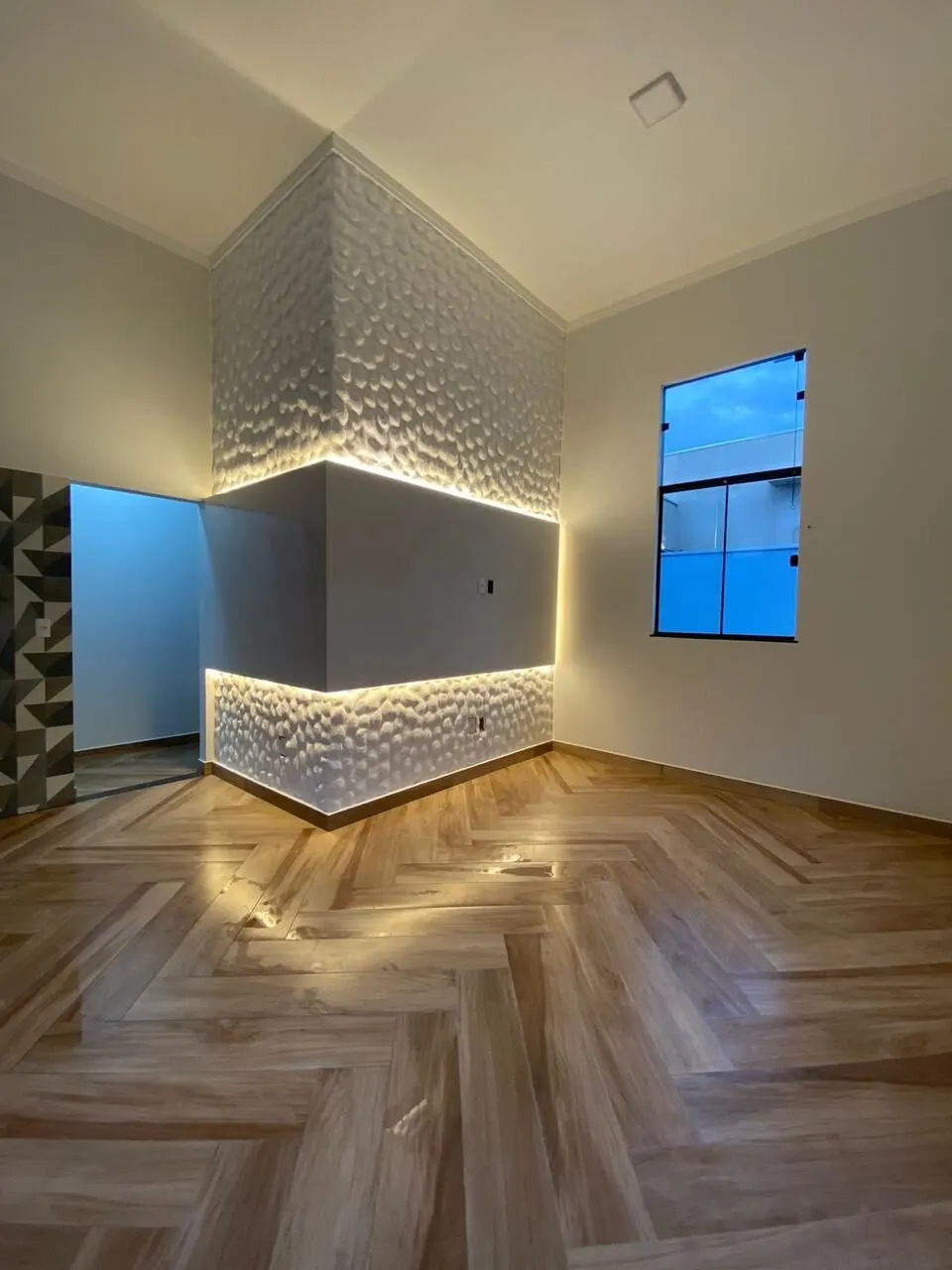 Foto 4 de Casa de 3 quartos (1 suíte) com acabamento em porcelanato, Jardim Califórnia