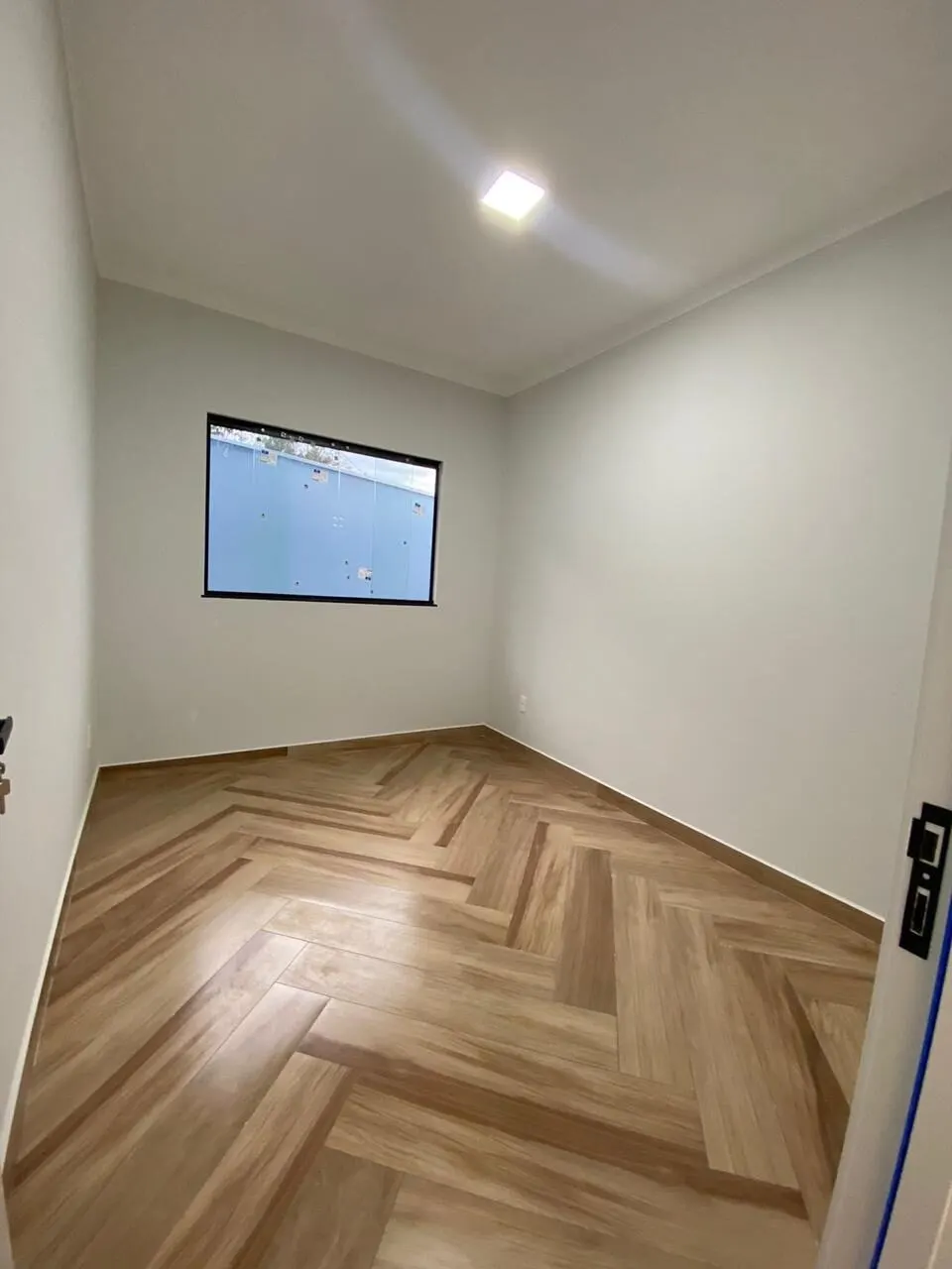 Foto 5 de Casa de 3 quartos (1 suíte) com acabamento em porcelanato, Jardim Califórnia