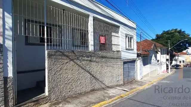 Foto 1 de Casa de 3 quartos com alpendre, quintal e vista da cidade, Pinheirinho
