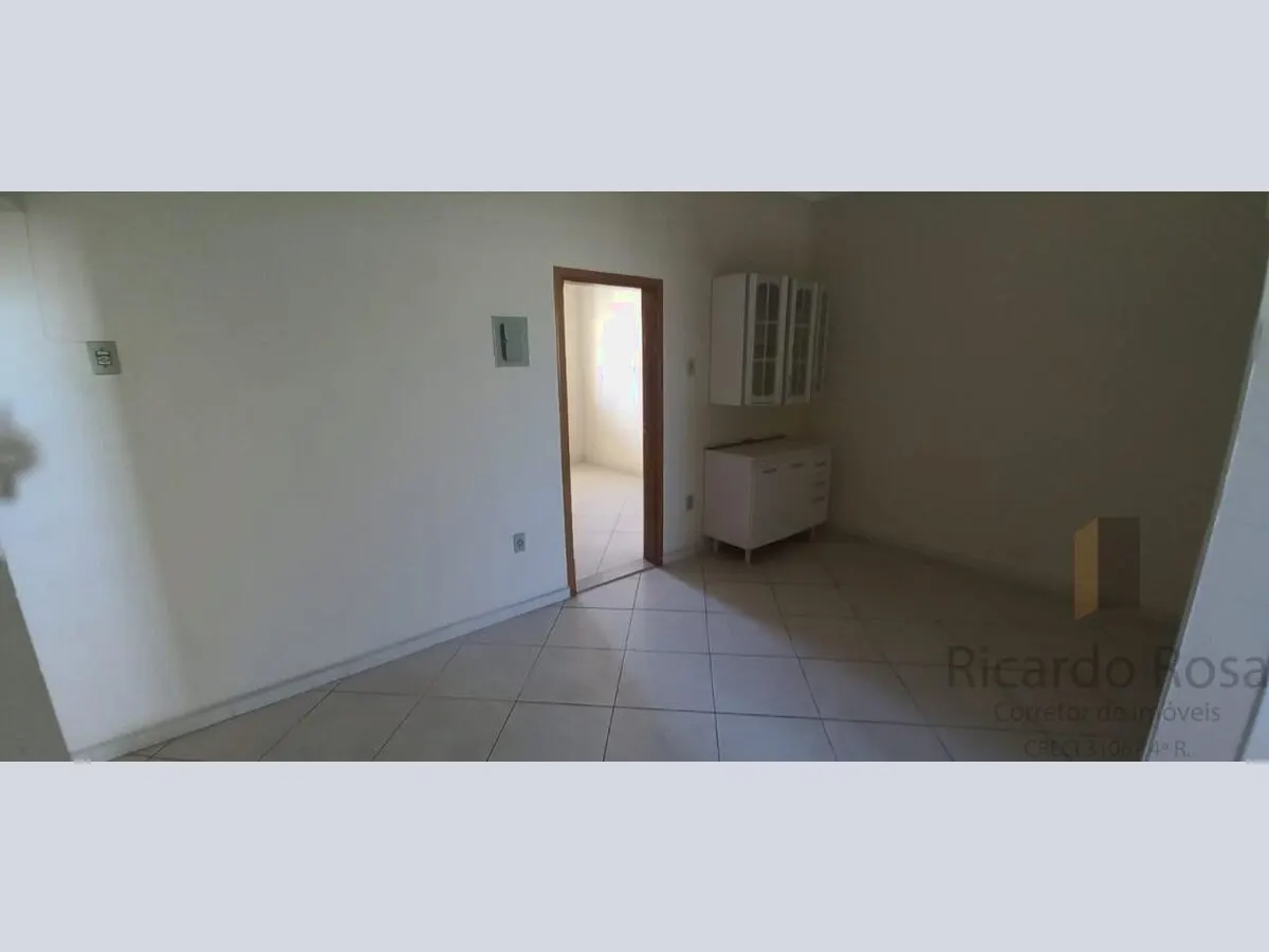 Foto 2 de Casa de 3 quartos com alpendre, quintal e vista da cidade, Pinheirinho