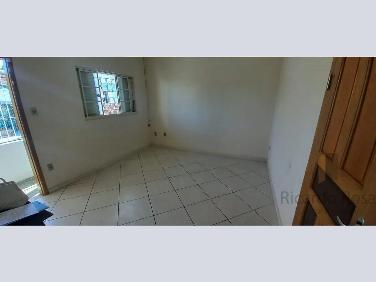 Foto 3 de Casa de 3 quartos com alpendre, quintal e vista da cidade, Pinheirinho