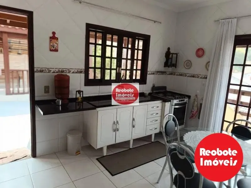 Foto 6 de Sobrado de 3 quartos (2 suítes) com área de churrasqueira, Morro Chic