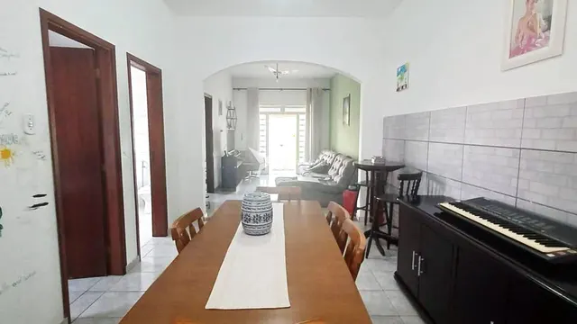 Foto 1 de Casa de 3 quartos com escritório e quintal amplo, Centro