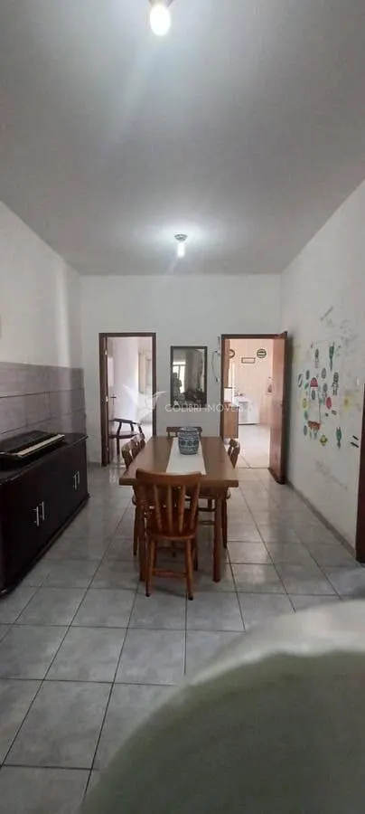 Foto 6 de Casa de 3 quartos com escritório e quintal amplo, Centro