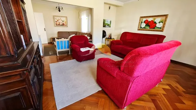 Foto 1 de Casa de 3 quartos (1 suíte com hidromassagem) e garagem para 3 carros, Varginha