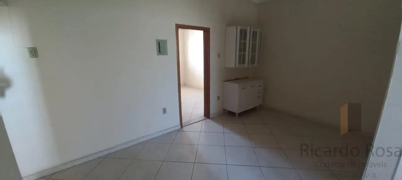 Foto 3 de Casa de 3 quartos com alpendre e quintal, Pinheirinho
