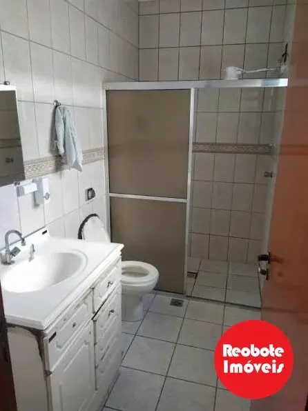 Foto 7 de Casa de 3 quartos (1 suíte) com varanda e vista, Jardim Bernadete