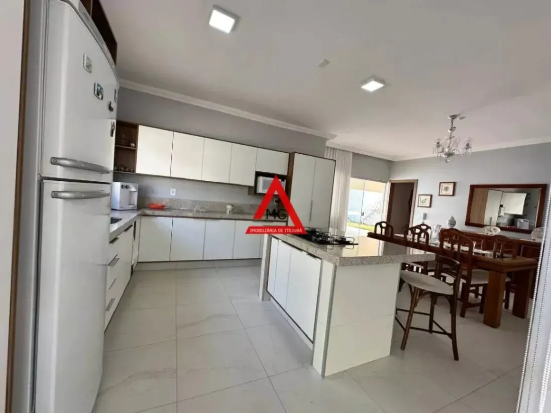 Foto 3 de Casa de 3 quartos (2 suítes) com área gourmet e jardim, Pinheirinho