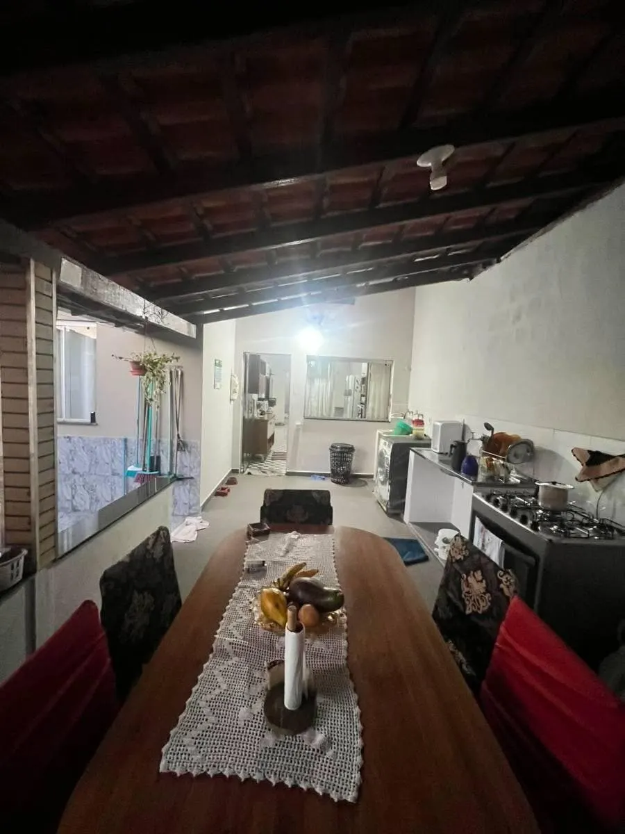 Foto 2 de Casa de 3 quartos (1 suíte) com churrasqueira e fogão a lenha, Rebourgeon