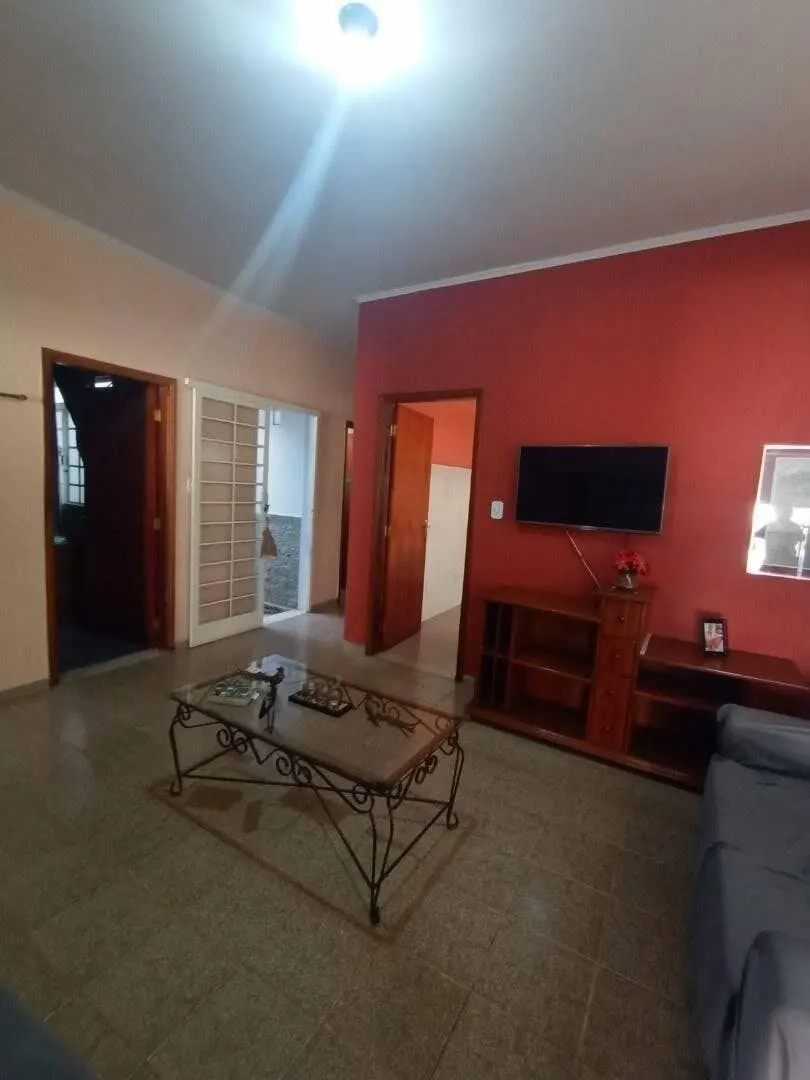 Foto 4 de Casa de 3 quartos (1 suíte) com edícula e quintal, Medicina
