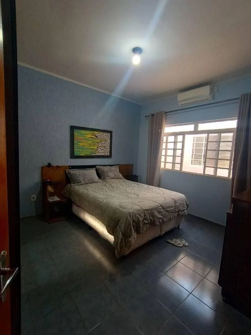 Foto 5 de Casa de 3 quartos (1 suíte) com edícula e quintal, Medicina