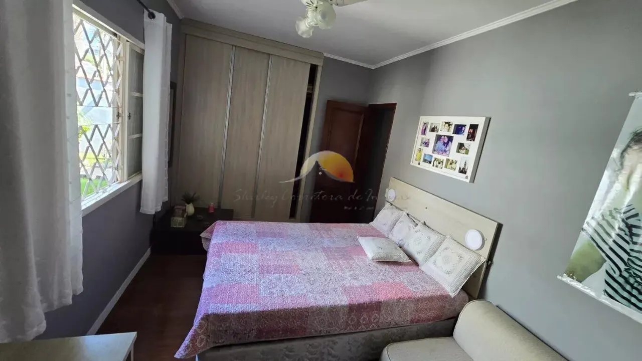 Foto 6 de Casa de 3 quartos (2 suítes) com área gourmet e jardim, Centro