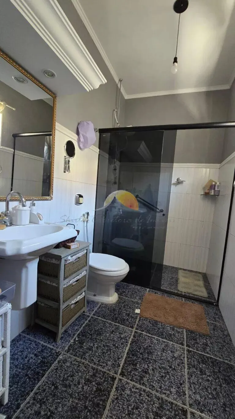 Foto 8 de Casa de 3 quartos (2 suítes) com área gourmet e jardim, Centro