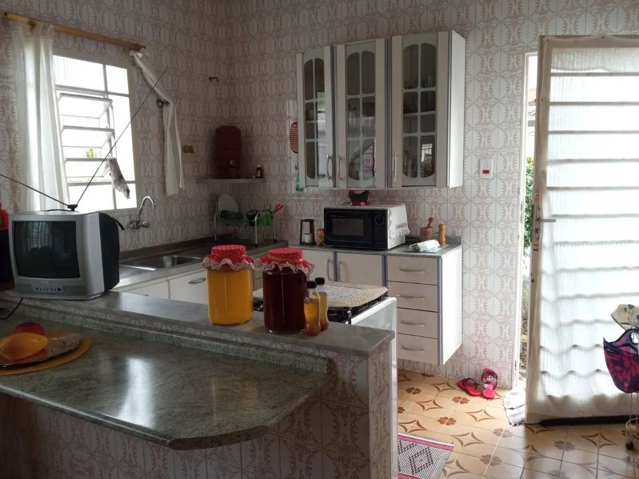 Foto 6 de Casa de 3 quartos (1 suíte) com quintal amplo e 2 vagas, Medicina