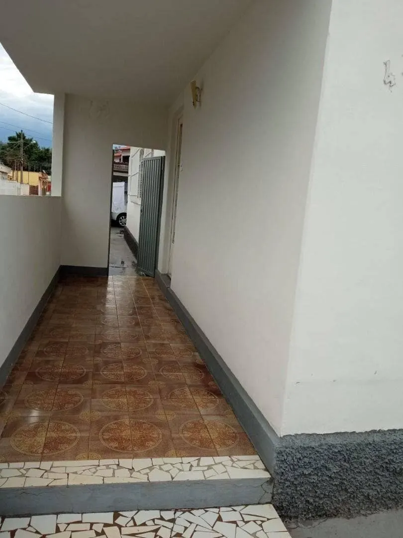 Foto 8 de Casa de 3 quartos (1 suíte) com quintal amplo e 2 vagas, Medicina