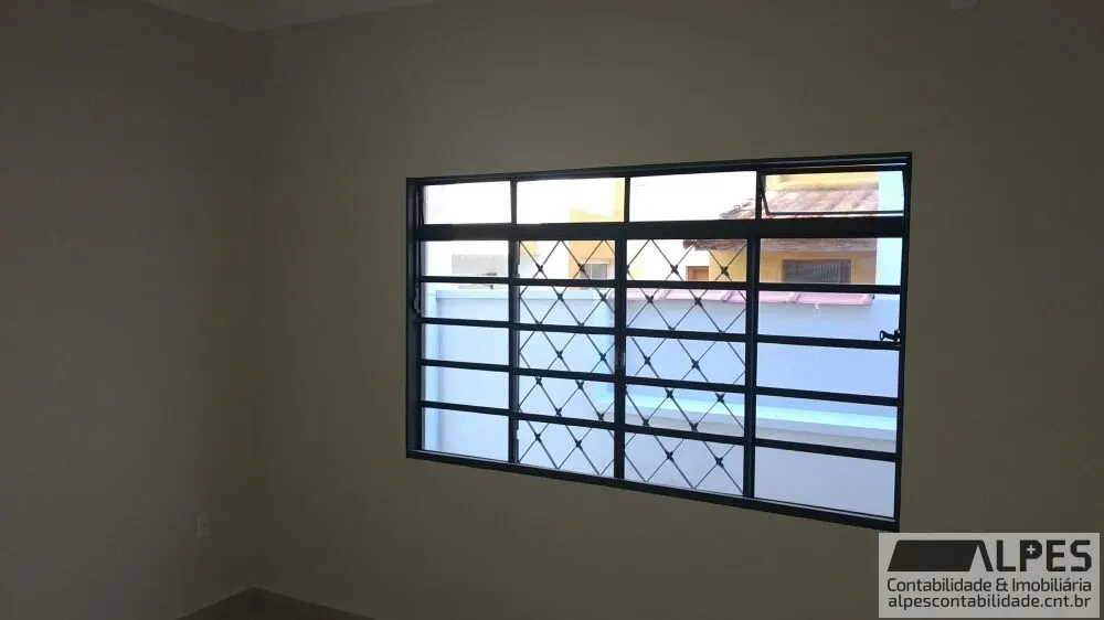 Foto 4 de Casa de 3 quartos (1 suíte) com 2 kitnets externas, Medicina