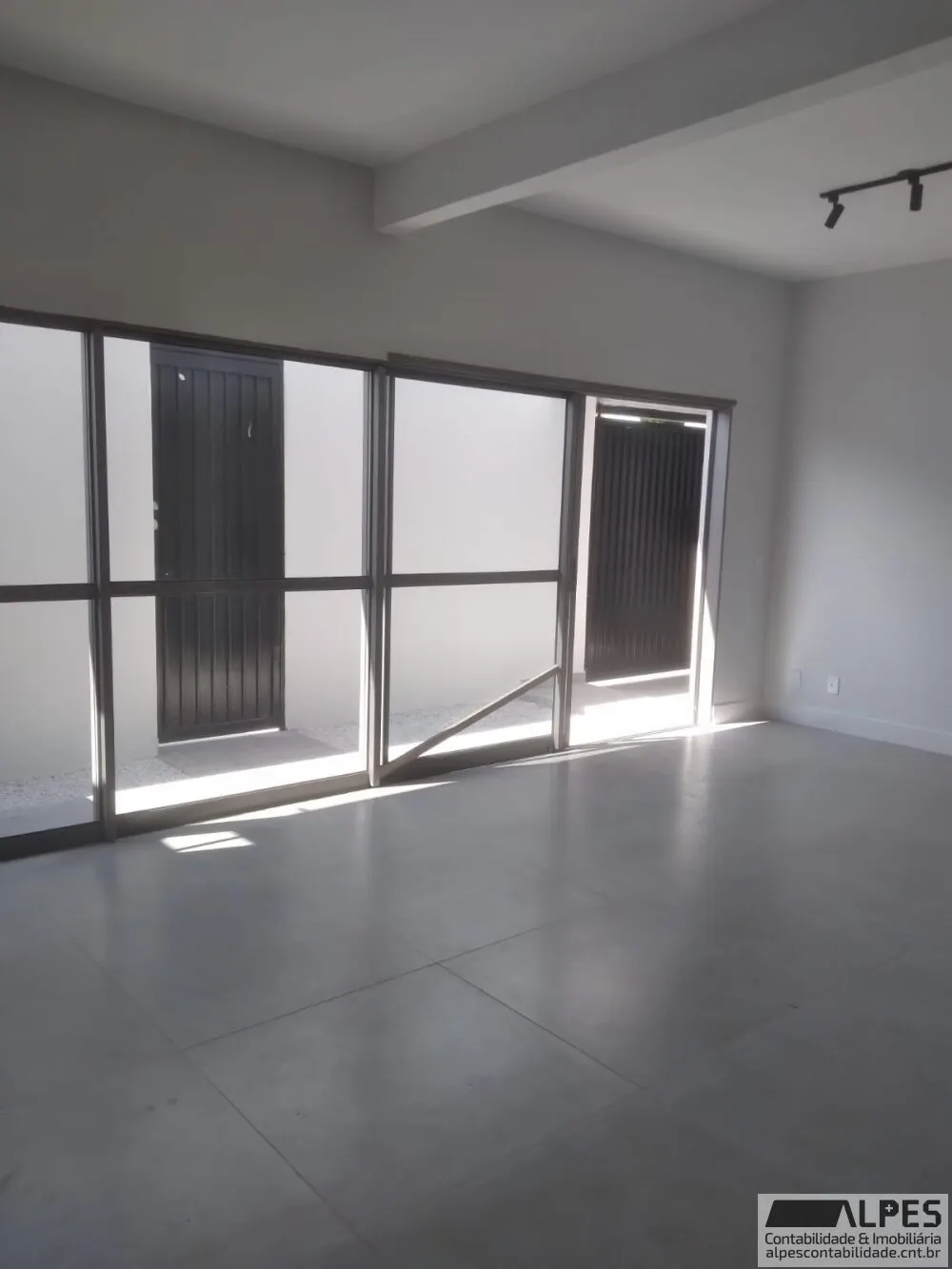 Foto 2 de Casa de 3 quartos (1 suíte) com área gourmet e garagem para 3 carros, São Vicente